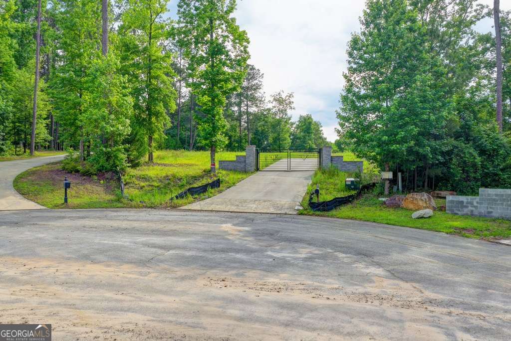 535 Penny LN