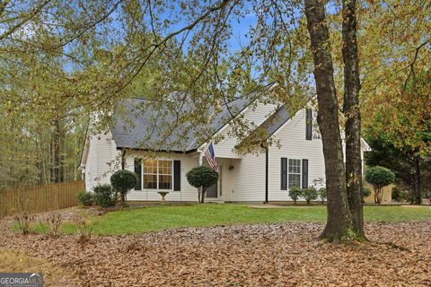 Photo of 5 Riverside Drive, Sharpsburg, GA 30277 (MLS # 10654995)
