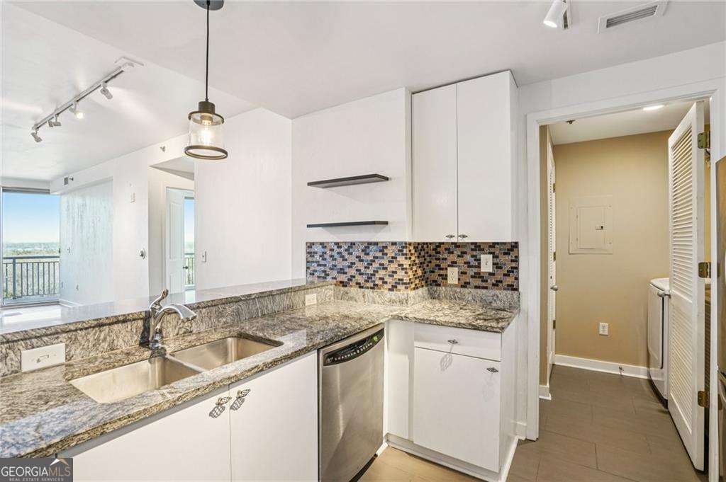 3338 Peachtree RD NE 1403