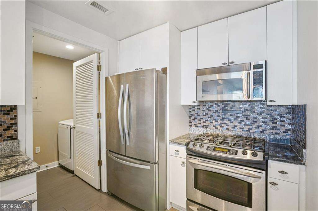 3338 Peachtree RD NE 1403