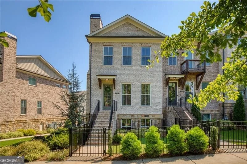 136 Everley Walk