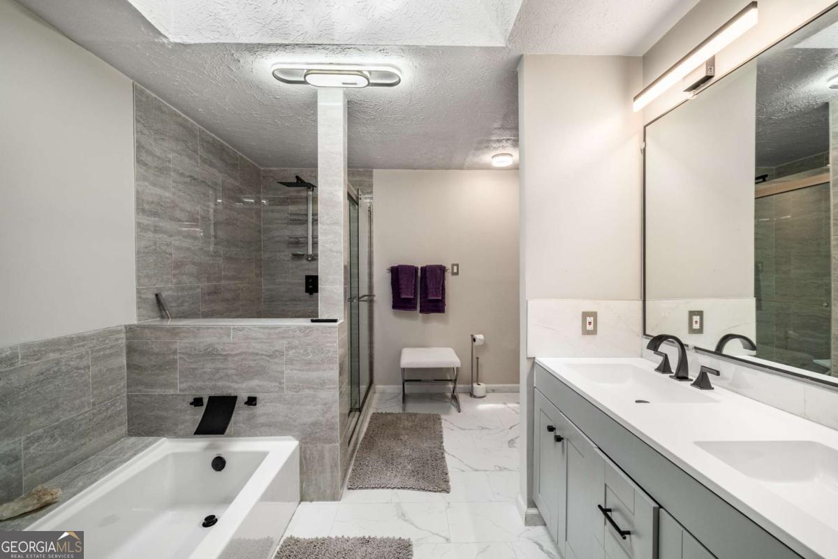 4400 Celebration DR SW