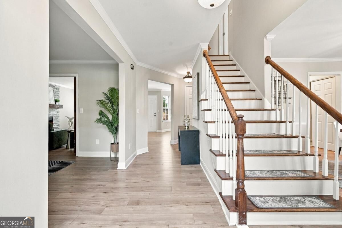 690 Ruxbury CT