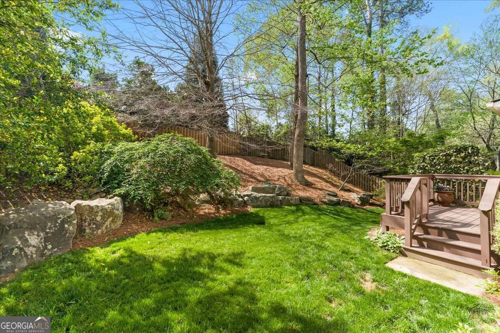 Photo of 1843 Mallard Lake Drive, Marietta, GA 30068 (MLS # 10729130)