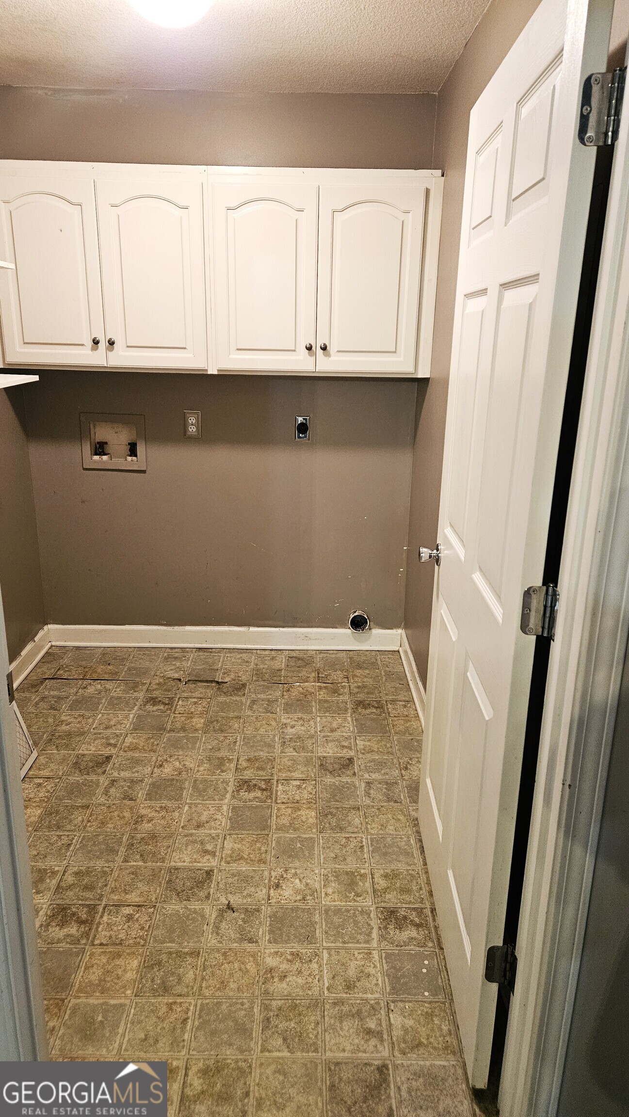 Statesboro, Georgia 30458, United States, 3 Bedrooms Bedrooms, ,2 BathroomsBathrooms,Residential,Pending,237036