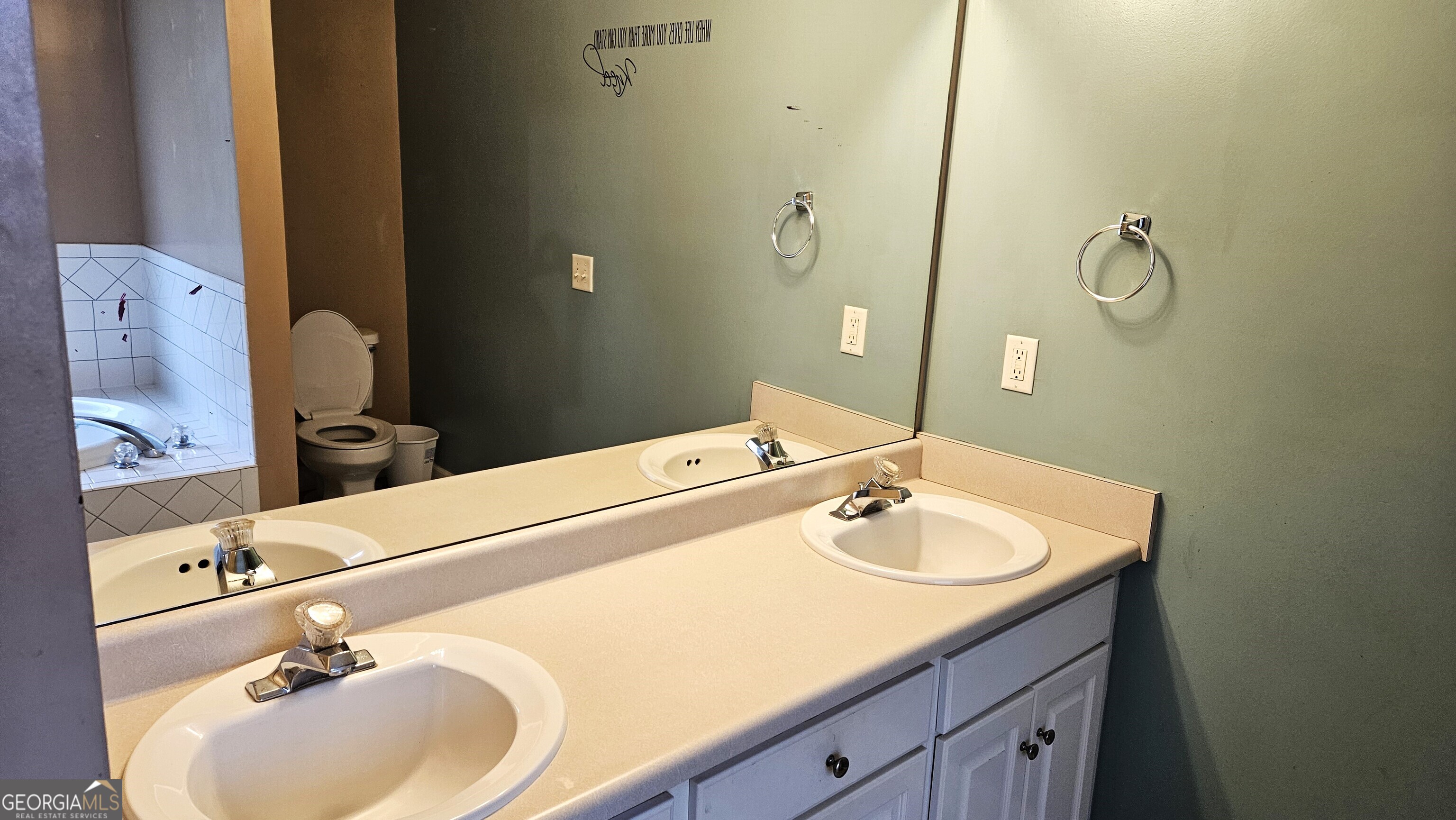 Statesboro, Georgia 30458, United States, 3 Bedrooms Bedrooms, ,2 BathroomsBathrooms,Residential,Pending,237036