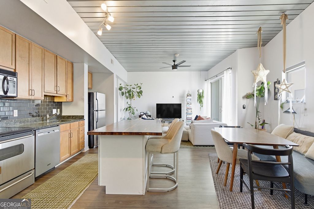 Photo of 620 Glen Iris Drive #523, Atlanta, GA 30308 (MLS # 10761461)