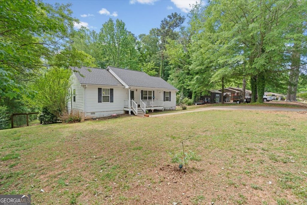 Photo of 147 Park Heights St, Buchanan, GA 30113 (MLS # 10741298)