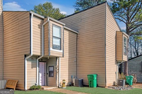 6034 Regent MNR Lithonia GA 30058