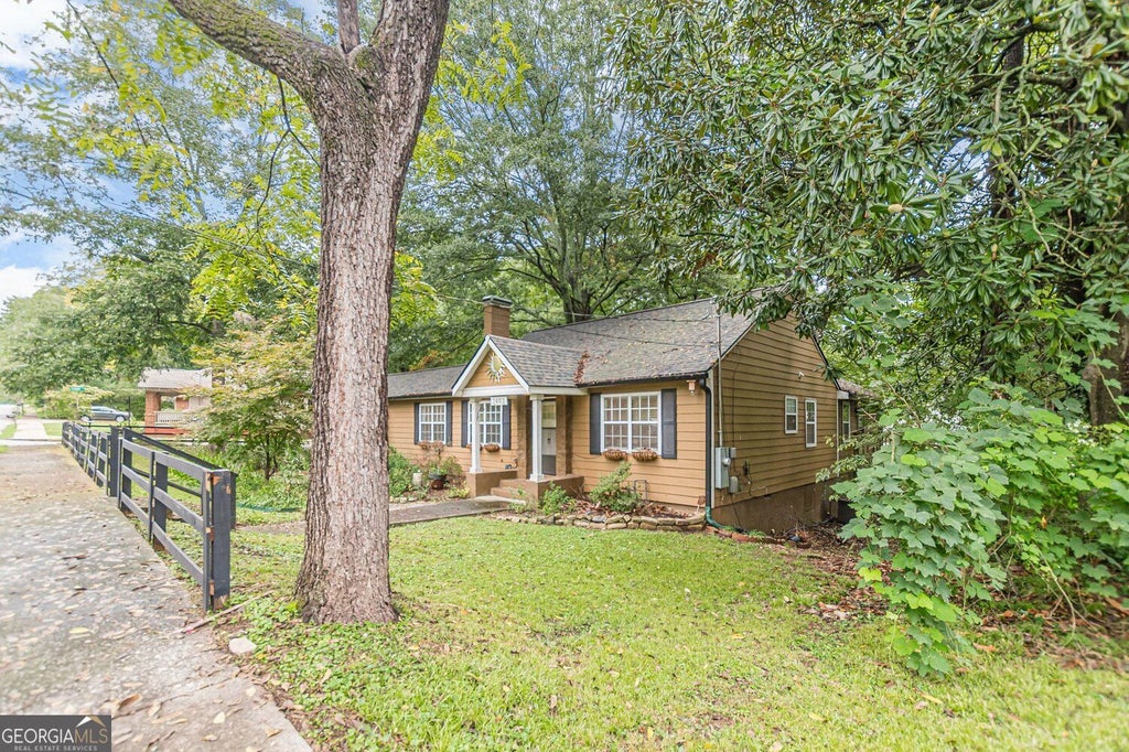 Photo of 2492 Maple Street, East Point, GA 30344 (MLS # 10870534)