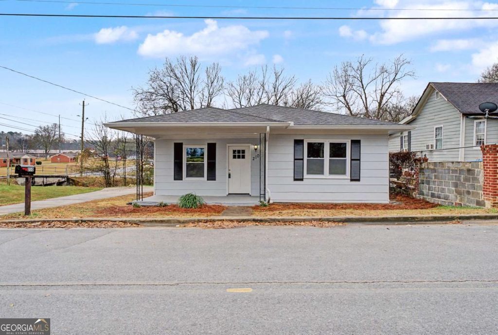 Photo of 210 Merritts Avenue, Cedartown, GA 30125 (MLS # 10690822)