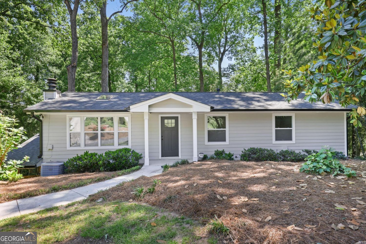 110 Bonnie LN NE