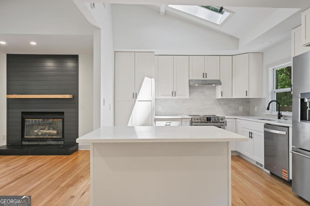 Photo of 110 Bonnie Lane NE, Sandy Springs, GA 30328 (MLS # 10757665)