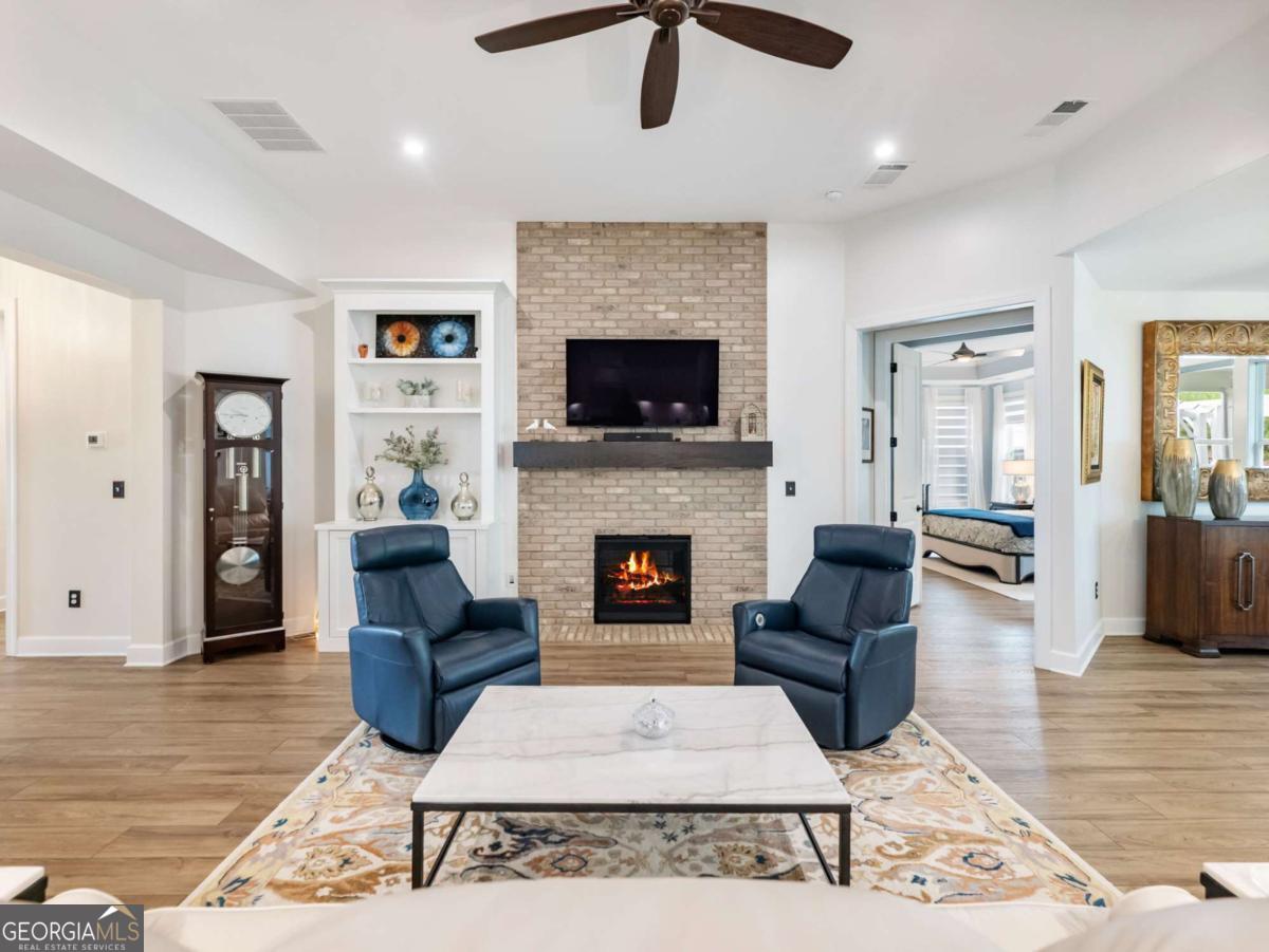 522 Ontario LN