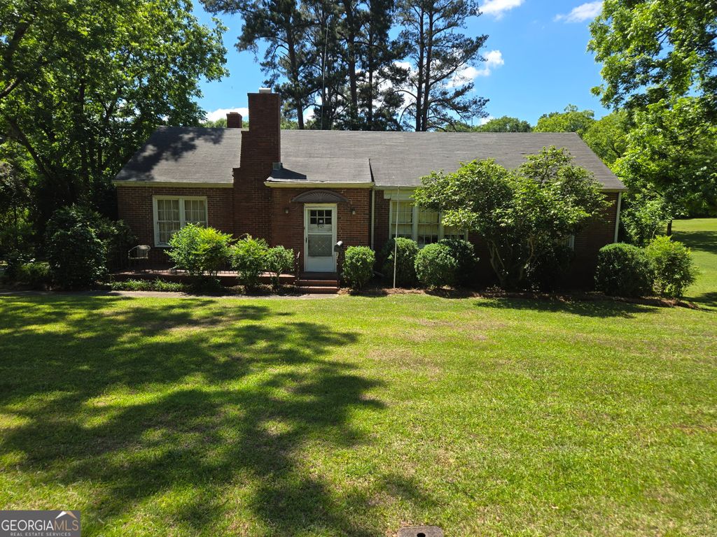 Photo of 909 Thomaston Street, Barnesville, GA 30204 (MLS # 10767110)