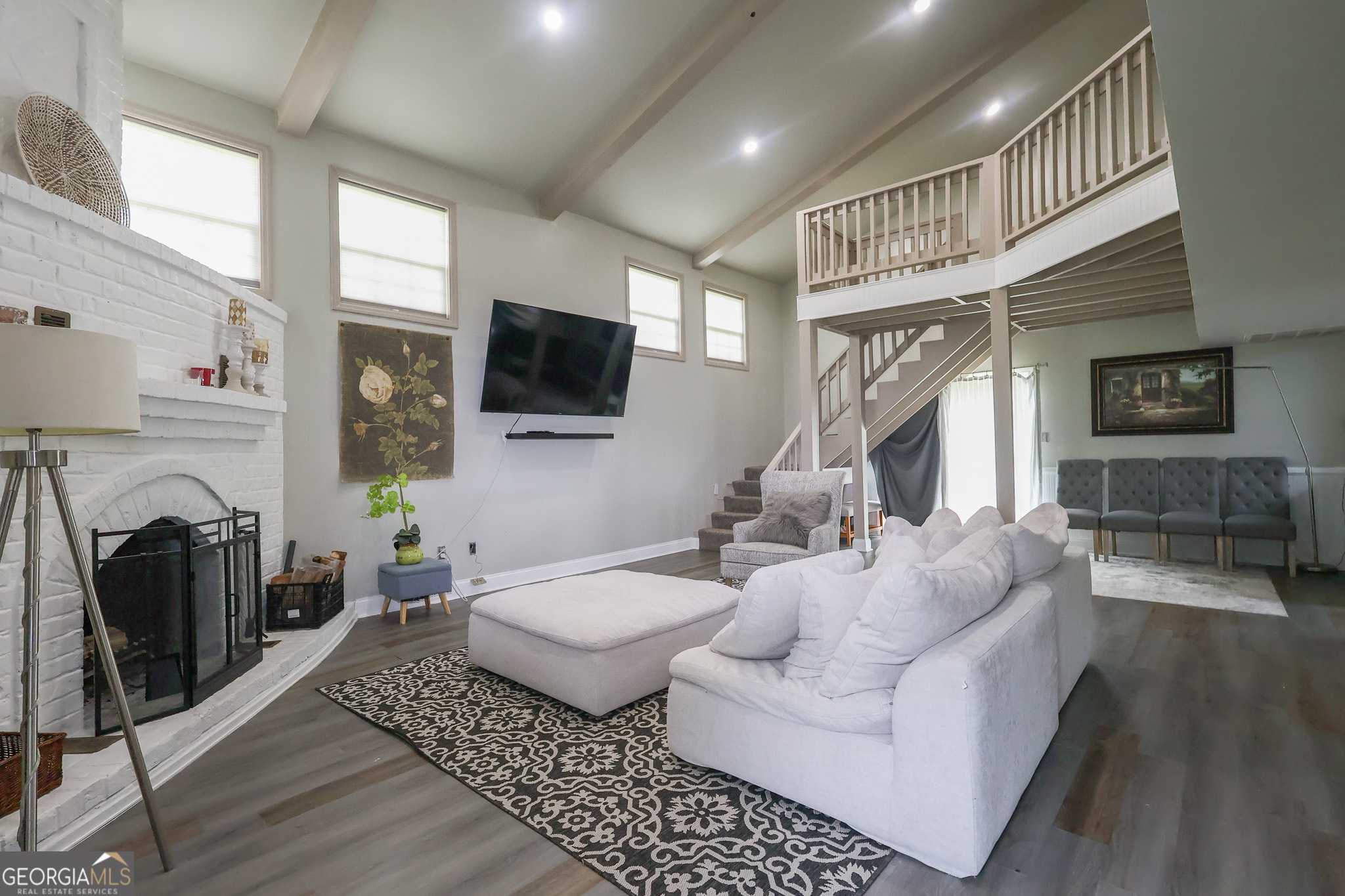 110 Mack LN