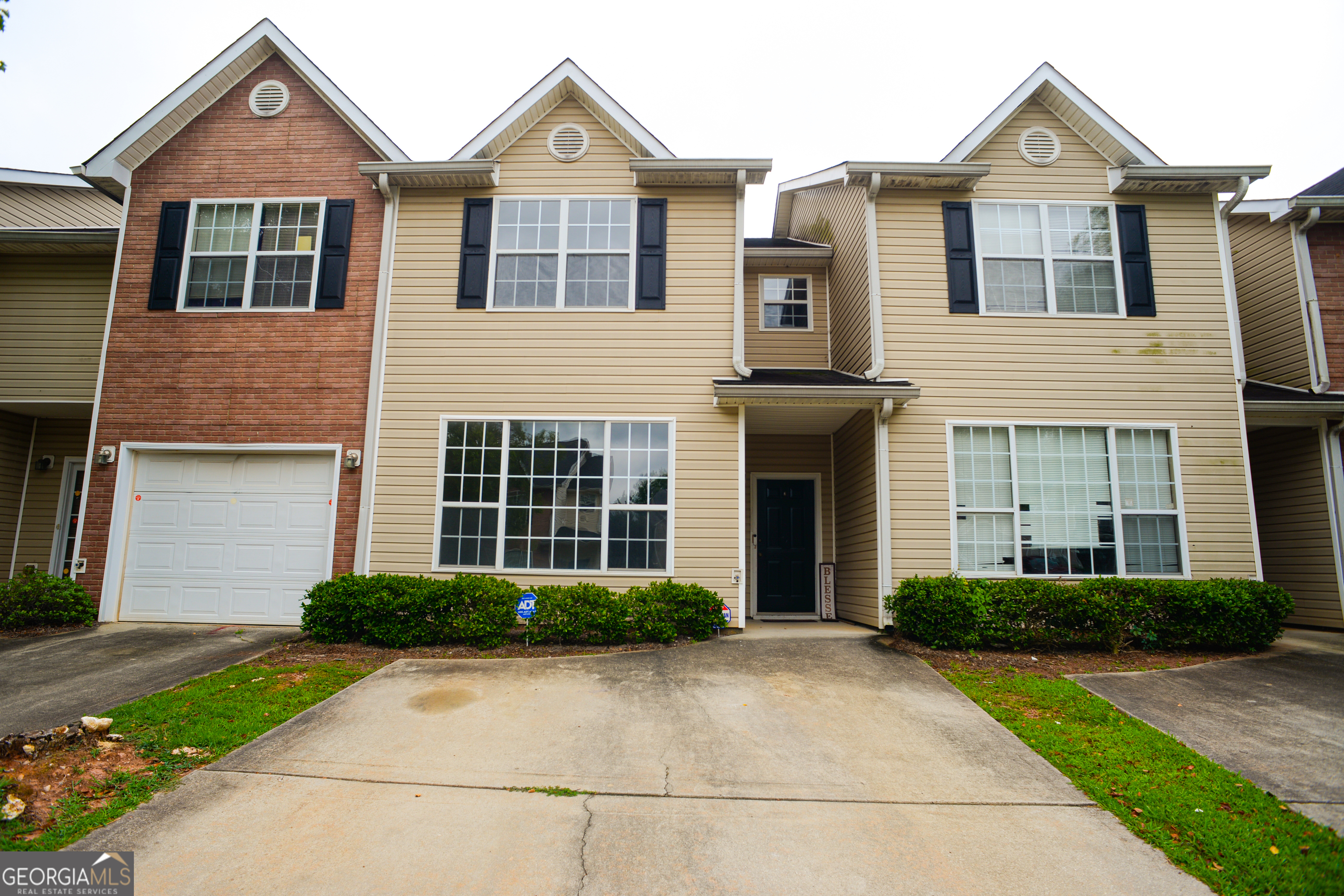 Welcome home to this charming 3-bedroom, 2.5-bath townhome in desirable Hampton! Perfect for first-time buyers or those seeking low-maintenance living. Enjoy a spacious layout with plenty of natural light, an eat-in kitchen, and a cozy living area perfect for relaxing or entertaining. Upstairs, find generously sized bedrooms, including a master suite with a private bath. Outside, a private patio offers a great space for outdoor enjoyment. Conveniently located near shopping, dining, and major highways, this townhome offers both comfort and convenience. Don't miss out - schedule your showing today!