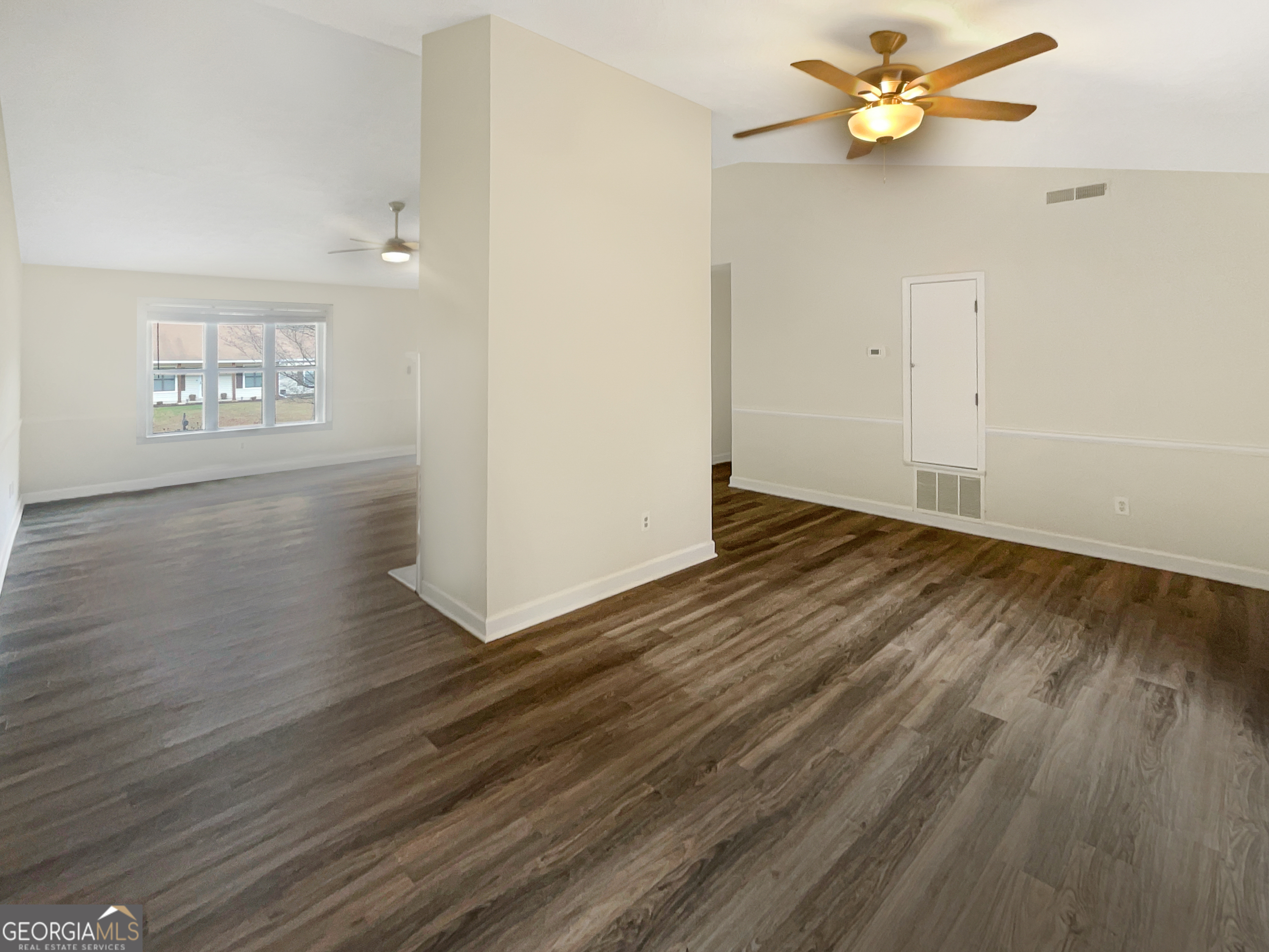 607 River Bend CIR SW