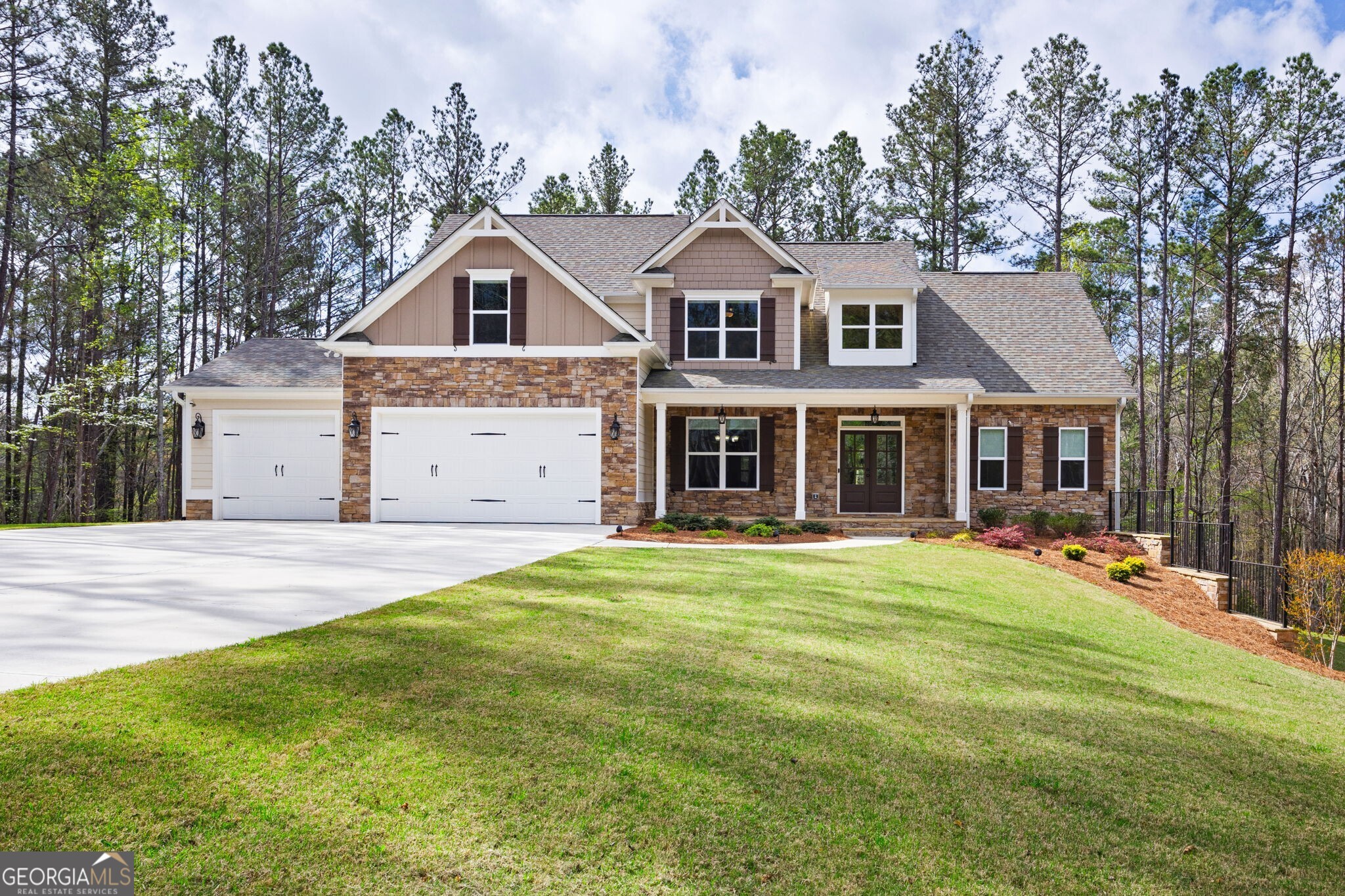 Dallas, Georgia 30132, United States, 5 Bedrooms Bedrooms, ,4 BathroomsBathrooms,Residential,Pending,104977