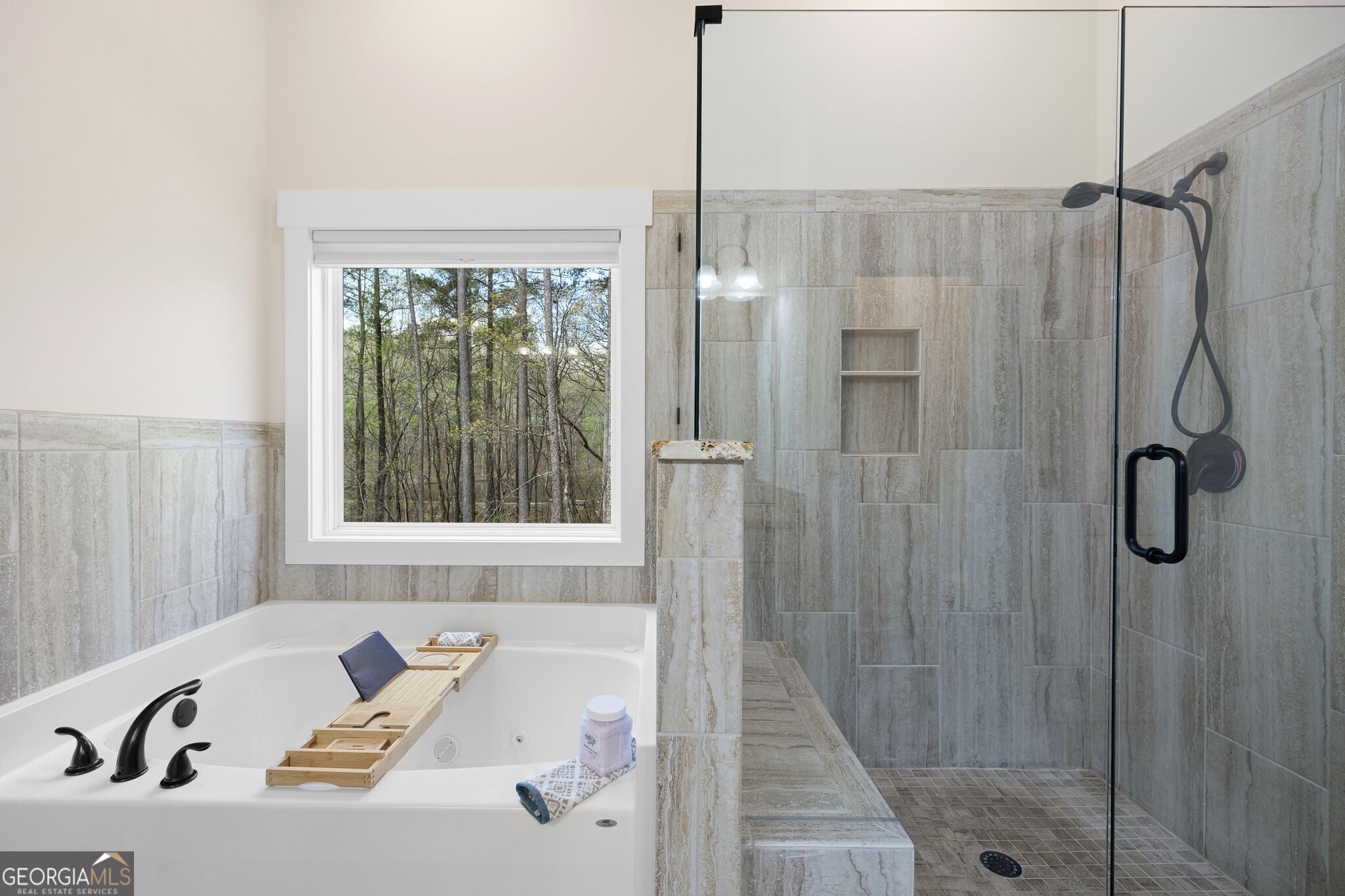 Dallas, Georgia 30132, United States, 5 Bedrooms Bedrooms, ,4 BathroomsBathrooms,Residential,Pending,104977