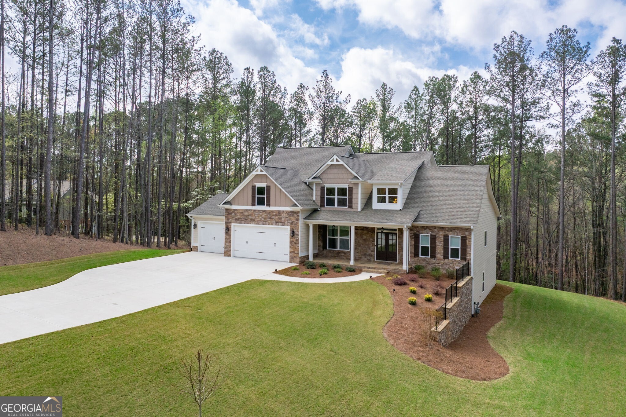 Dallas, Georgia 30132, United States, 5 Bedrooms Bedrooms, ,4 BathroomsBathrooms,Residential,Pending,104977