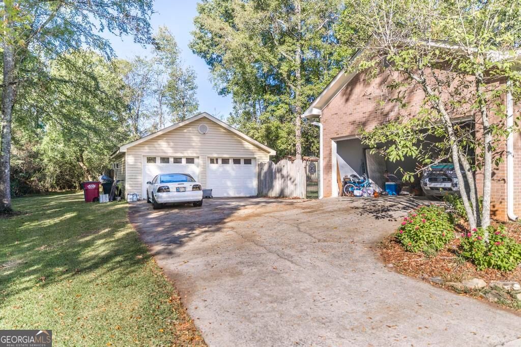 396 Luton PL