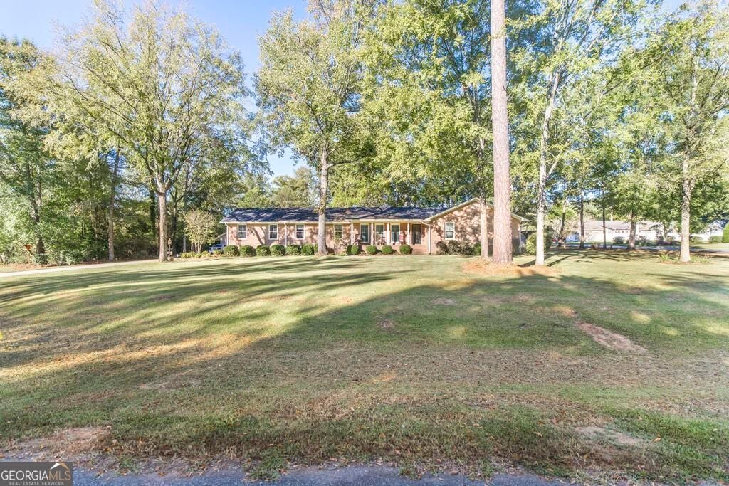 396 Luton PL