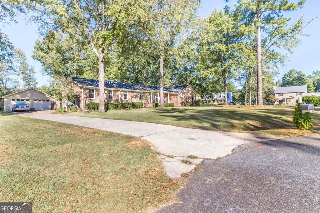396 Luton PL