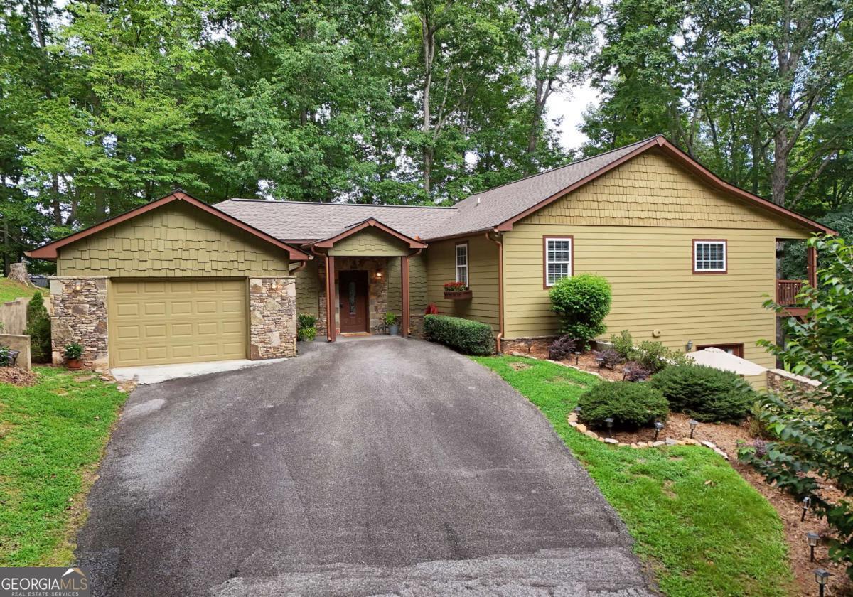 1512 Smithfield LN