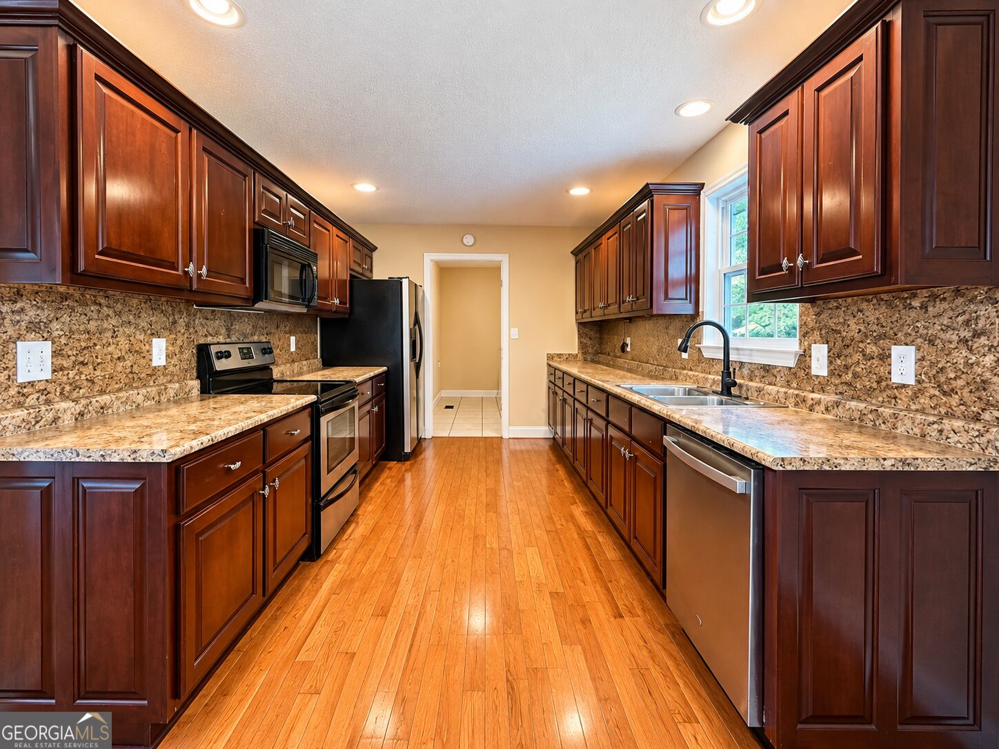 201 Briarwood CIR