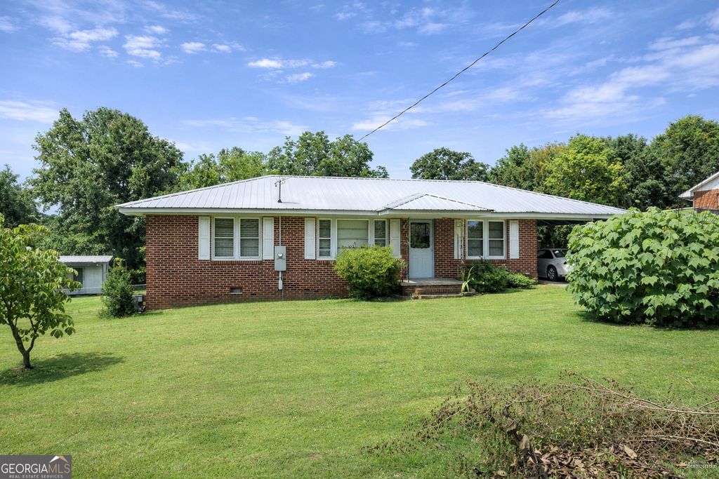 Photo of 72 Bell Street, Hartwell, GA 30643 (MLS # 10790223)