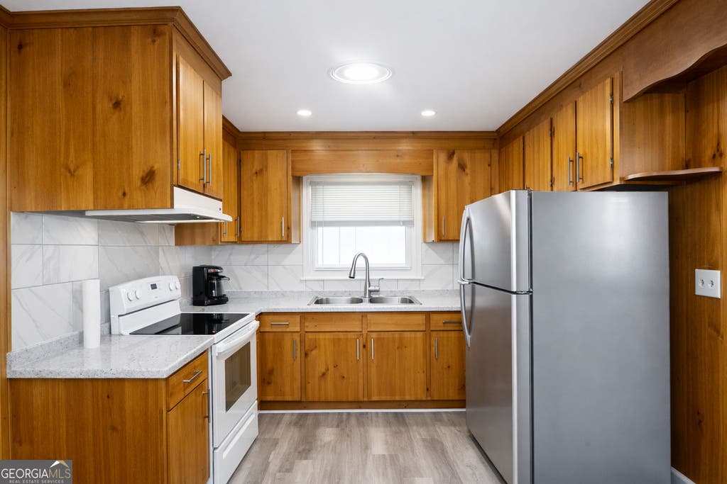 Photo of 72 Bell Street, Hartwell, GA 30643 (MLS # 10790223)