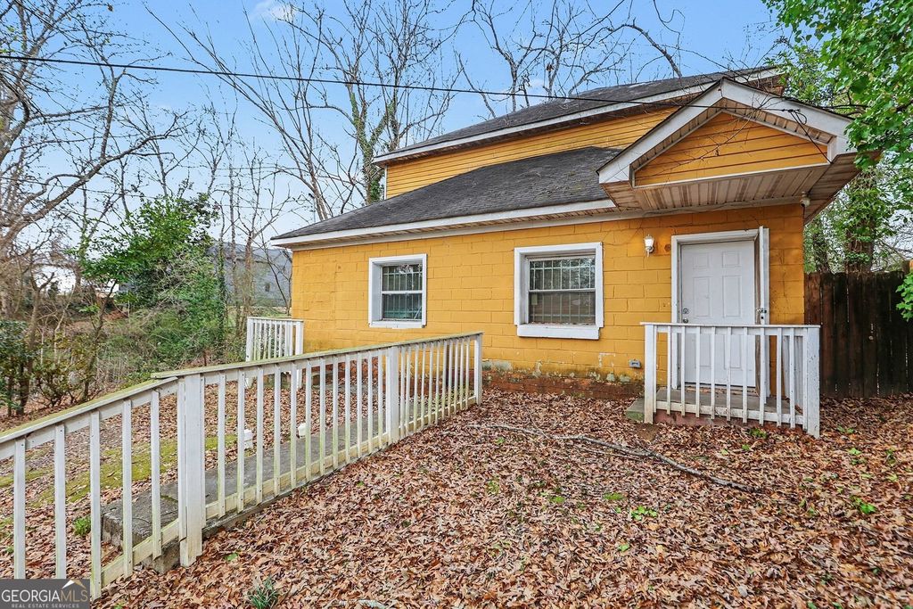 Photo of 455 Joseph E Lowery Boulevard NW, Atlanta, GA 30314 (MLS # 10682563)