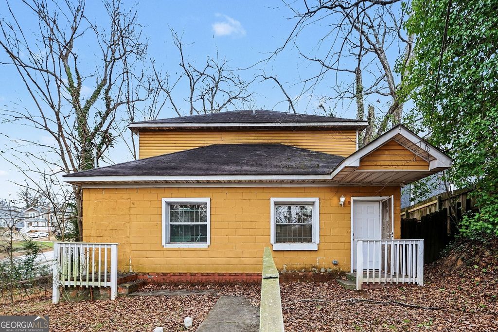 Photo of 455 Joseph E Lowery Boulevard NW, Atlanta, GA 30314 (MLS # 10682563)