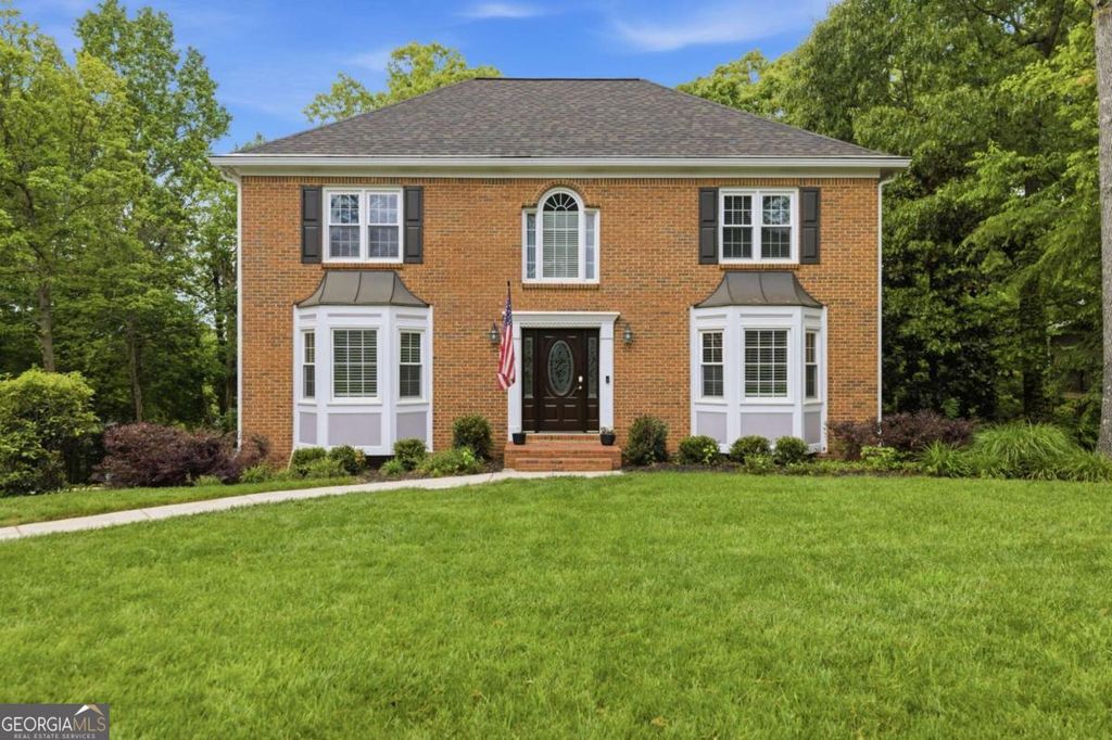 Photo of 5001 Willow Creek Drive, Woodstock, GA 30188 (MLS # 10741273)