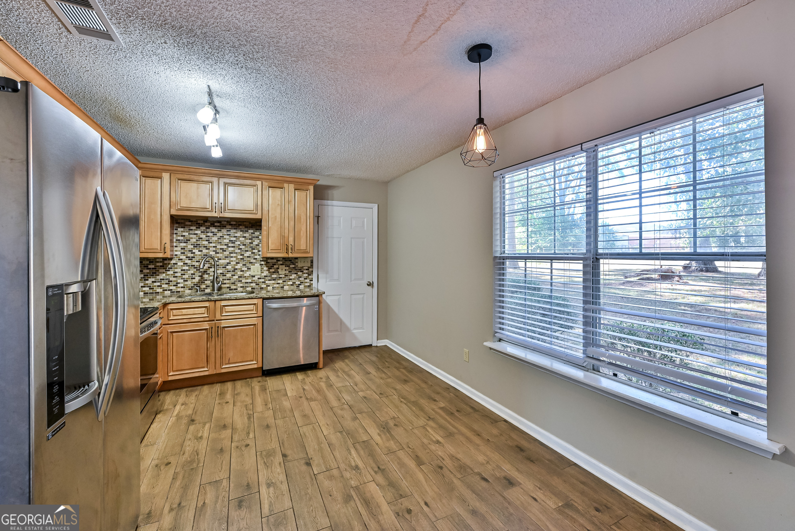 2802 Stonewater DR