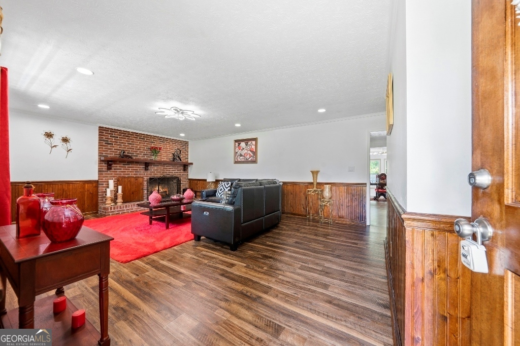 1868 Holly Hill RD