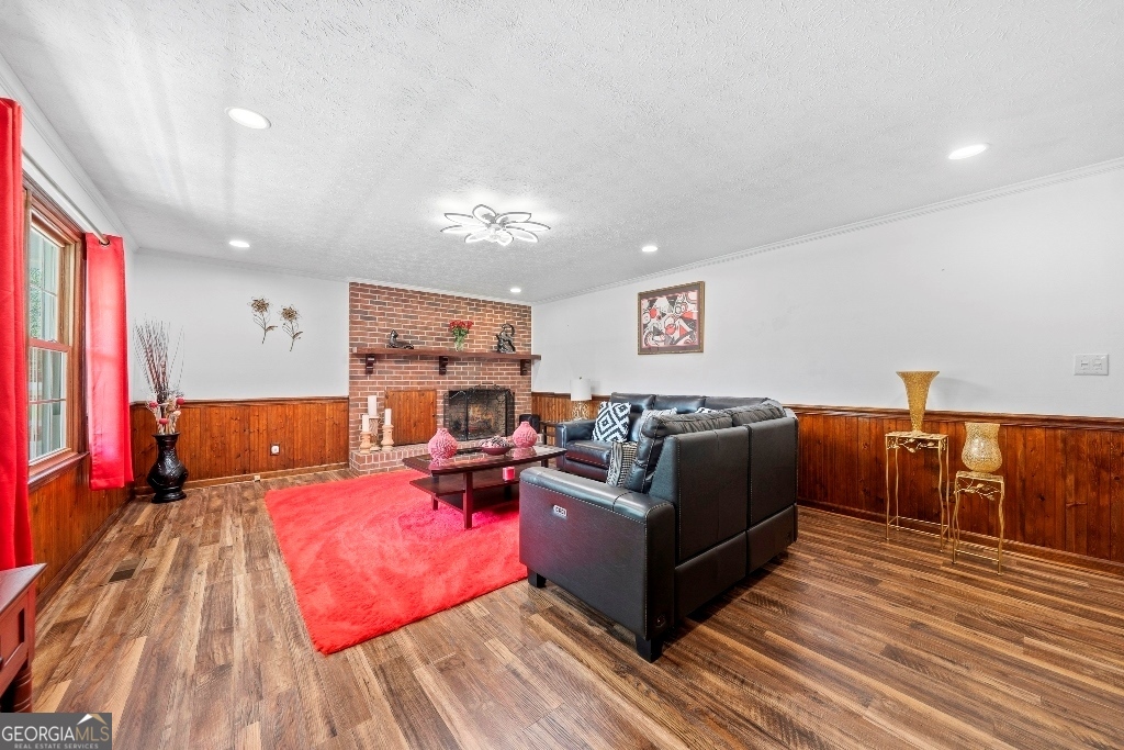 1868 Holly Hill RD