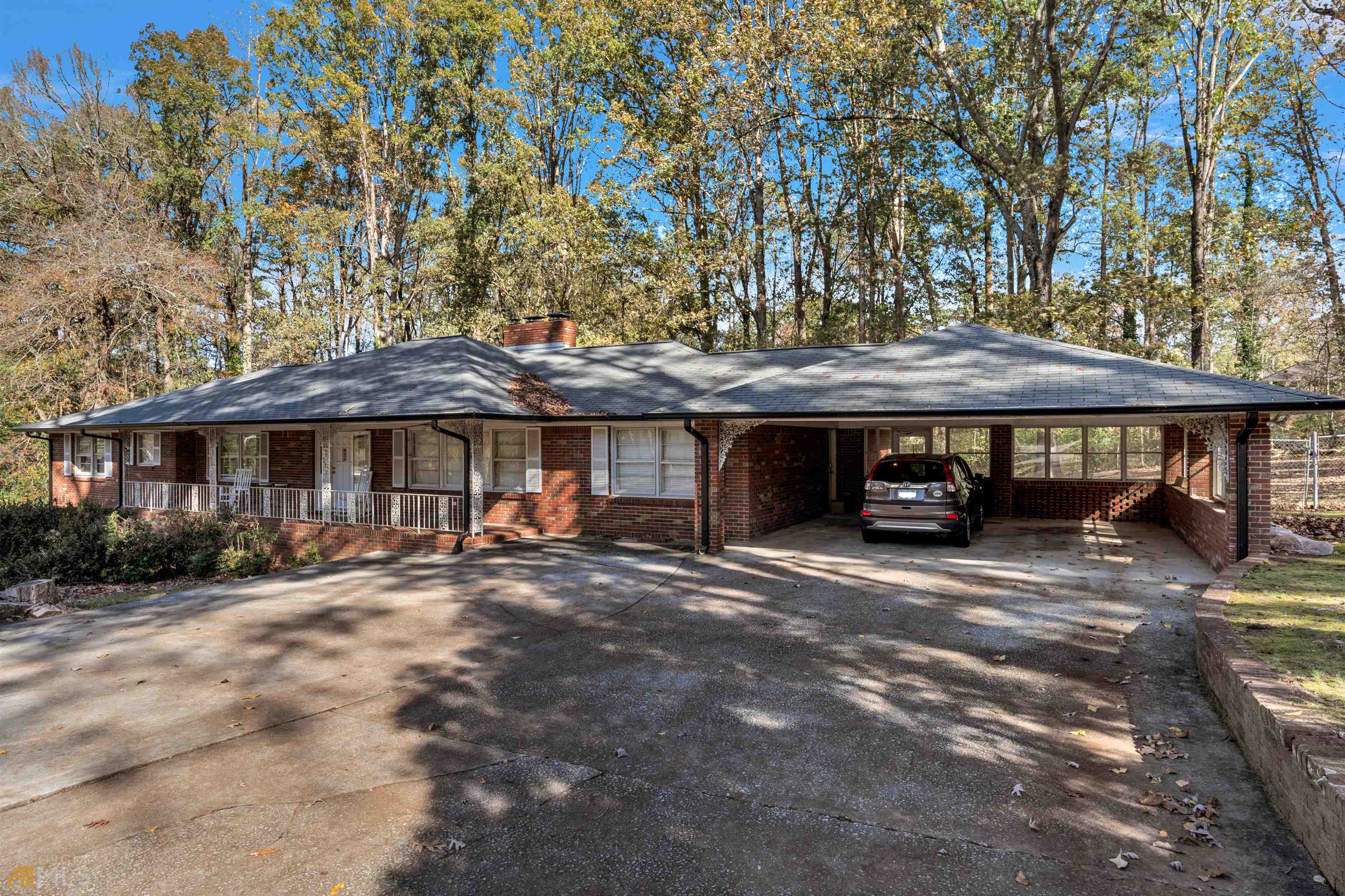 2228 Scenic DR