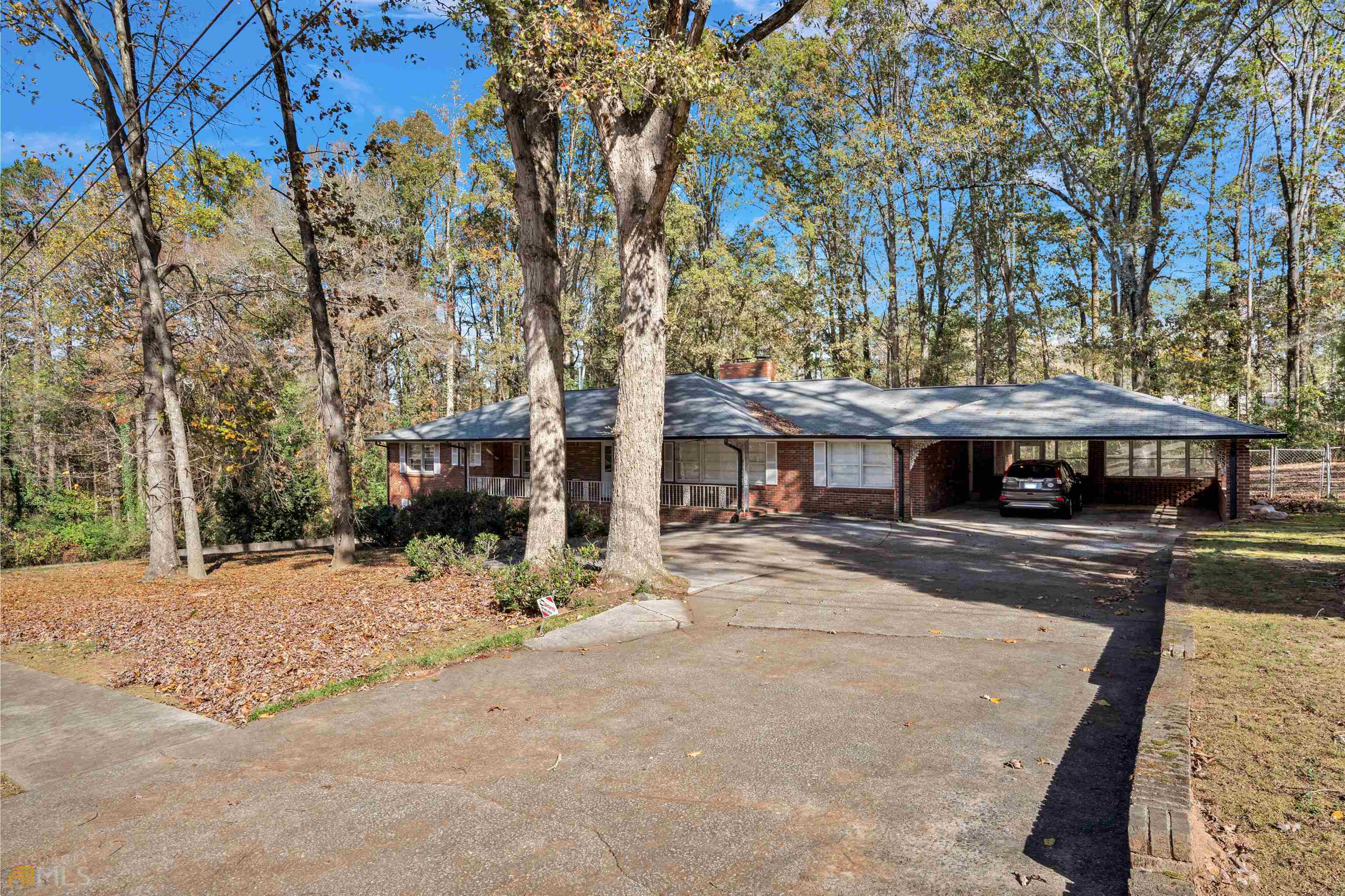 2228 Scenic DR