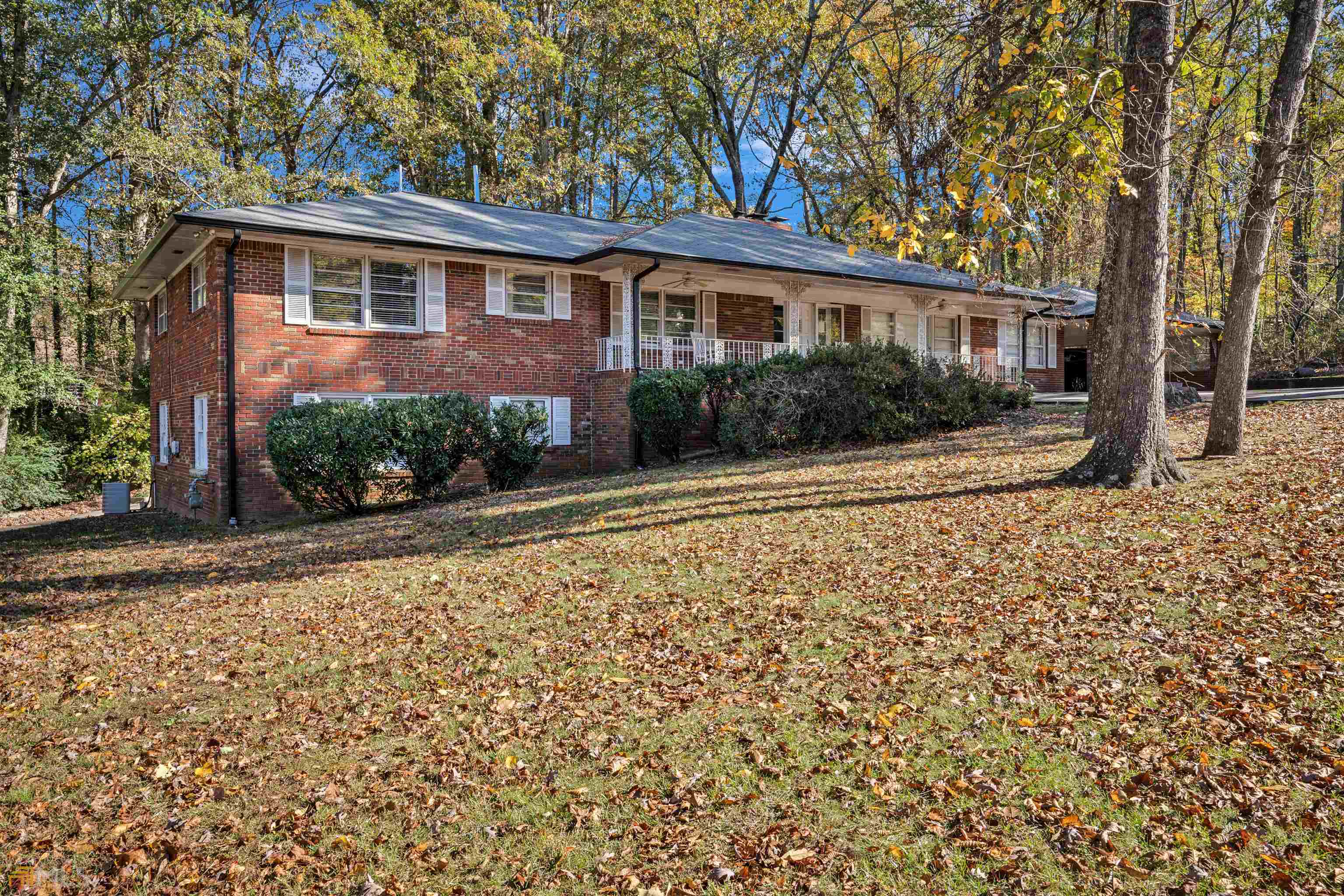 2228 Scenic DR
