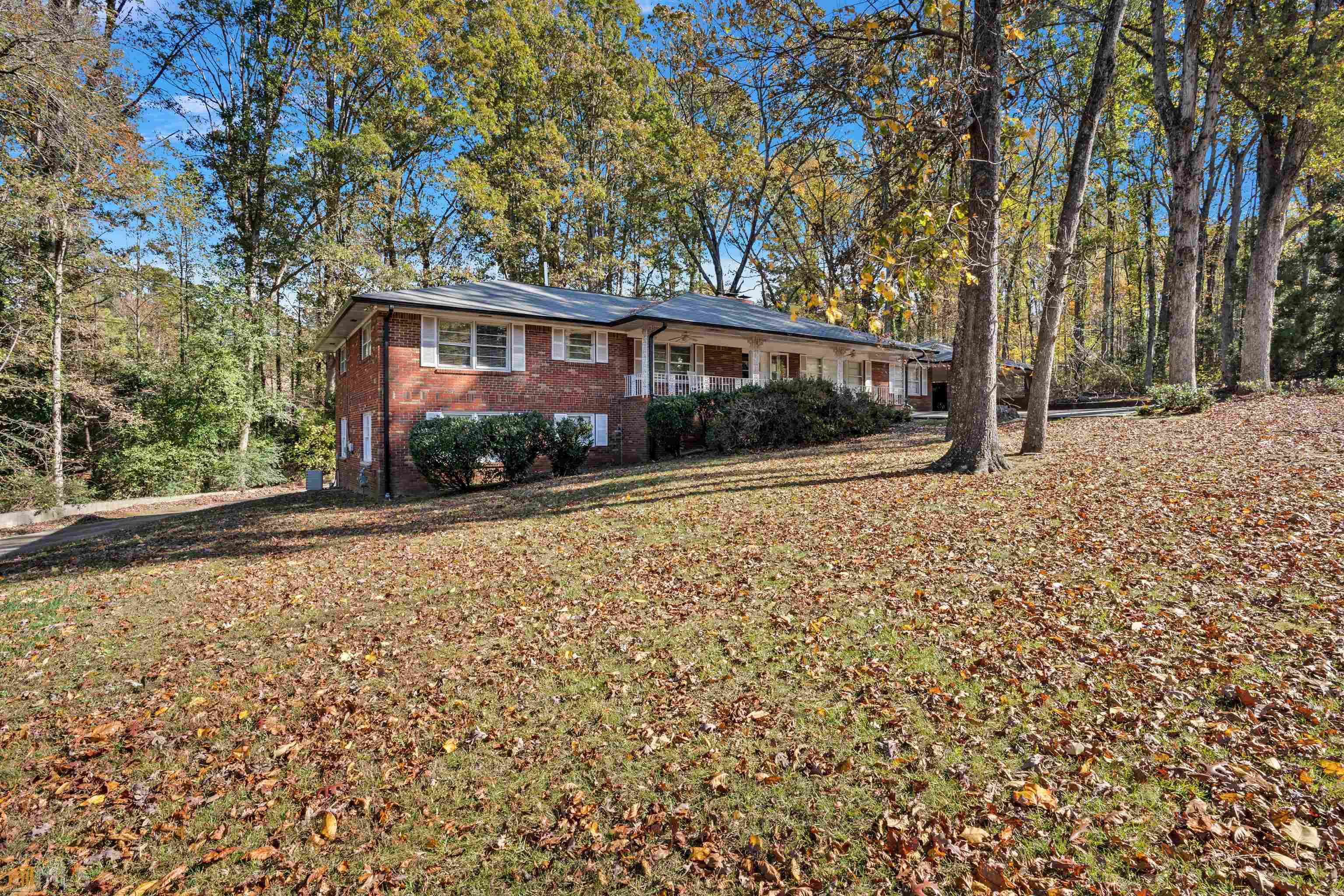 2228 Scenic DR