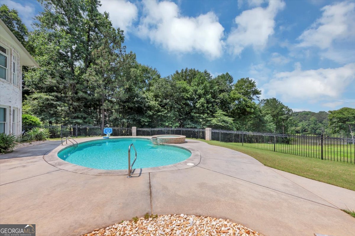 Lithonia, Georgia 30038, United States, 5 Bedrooms Bedrooms, ,6 BathroomsBathrooms,Residential,Active,168000