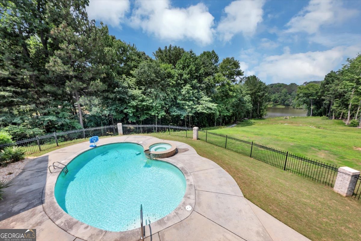 Lithonia, Georgia 30038, United States, 5 Bedrooms Bedrooms, ,6 BathroomsBathrooms,Residential,Active,168000