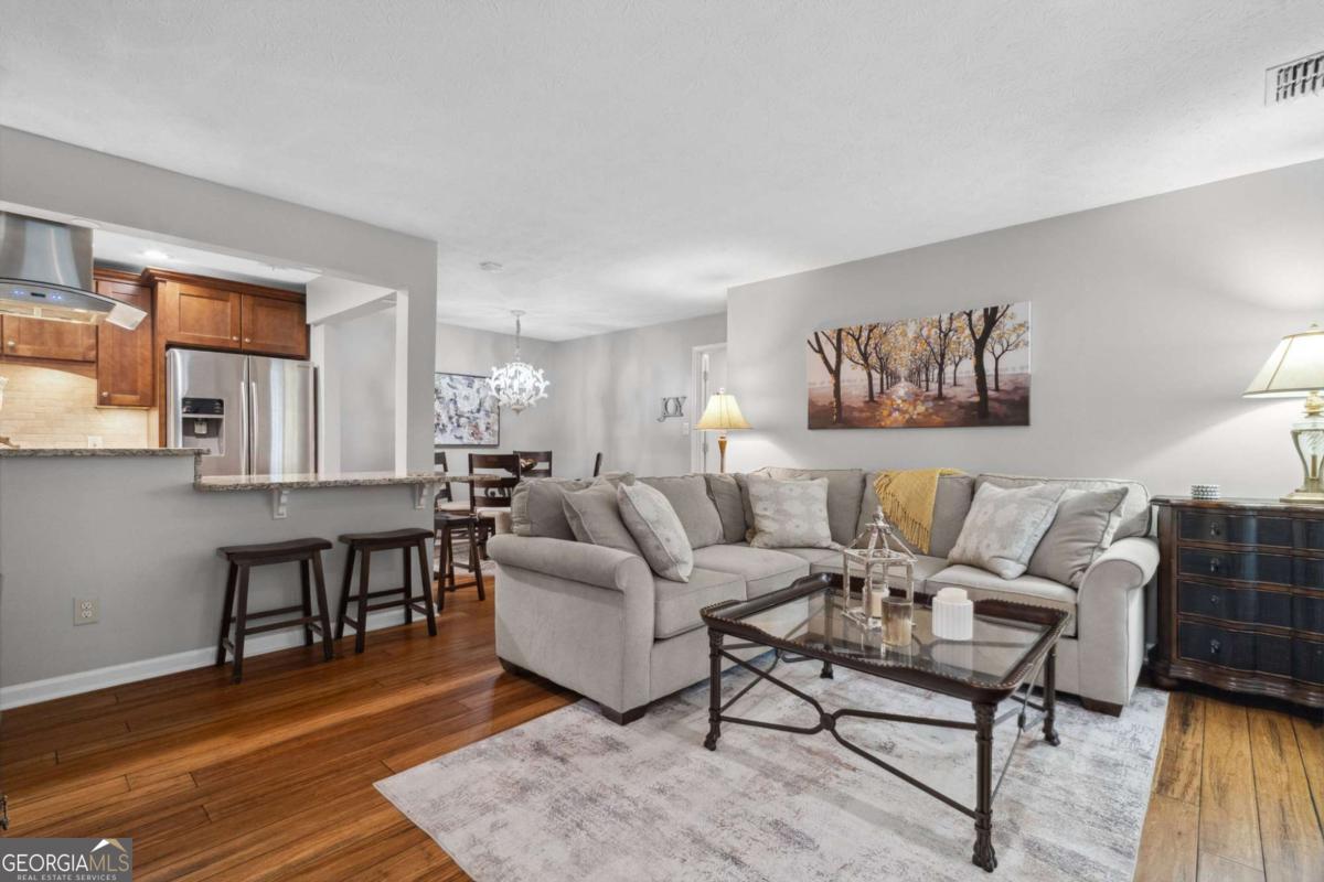 3408 Lake Pointe CIR