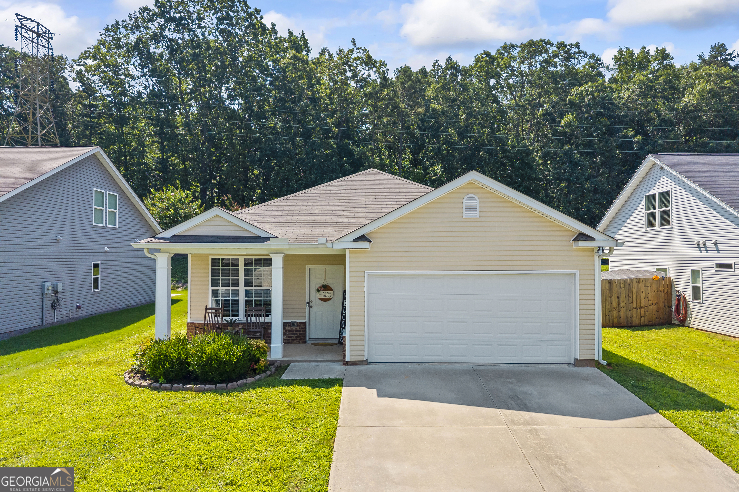 Well maintained 3 bedroom 2 bath ranch home in the desired Highland Pointe subdivision with no HOA! This home features granite countertops and stainless steel appliances. As you enter the home, you will notice the open layout that makes this home feel spacious and inviting. The front and back yard is clear and level allowing for plenty of outdoor activities with no obstructions. This home is perfect for first time homebuyers or those just looking for an established move-in ready home!