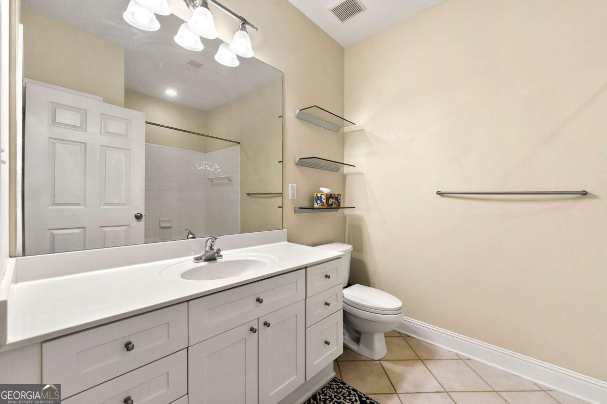 Decatur, Georgia 30033, United States, 1 Bedroom Bedrooms, ,1 BathroomBathrooms,Residential,Active,233853