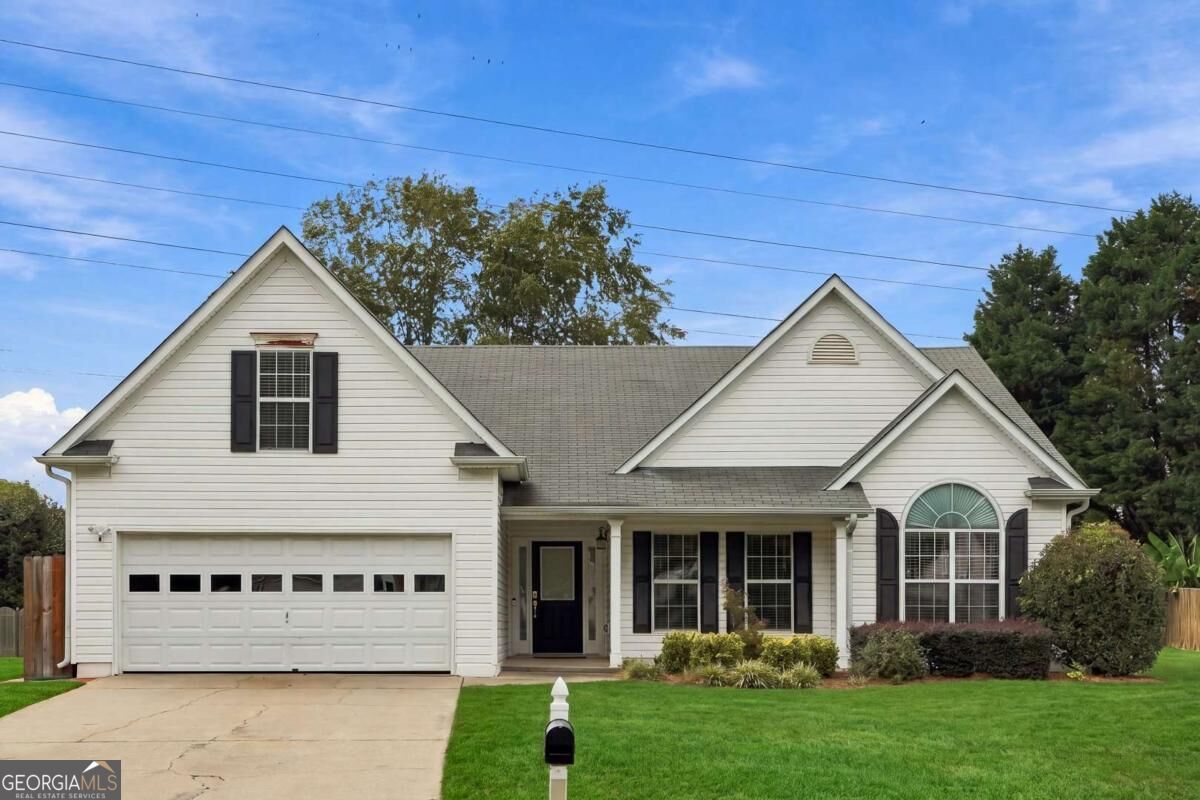 3338 Woodtree LN