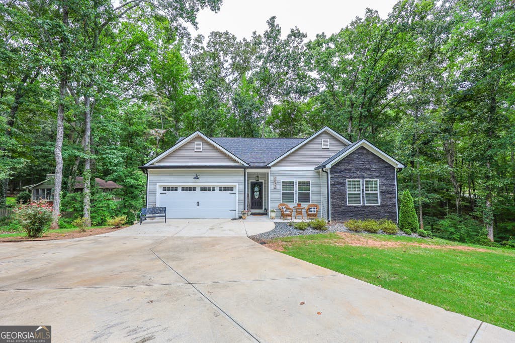 Photo of 2033 Lakeview Parkway, Villa Rica, GA 30180 (MLS # 10819187)