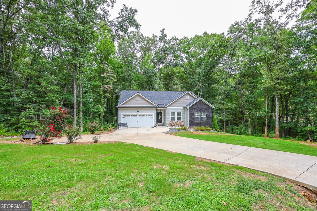 Photo of 2033 Lakeview Parkway, Villa Rica, GA 30180 (MLS # 10819187)